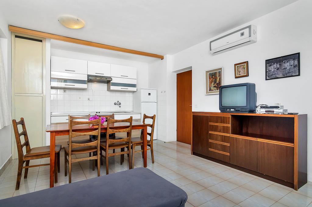 Apartmani Cico Gdinj Екстер'єр фото
