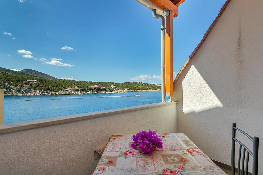 Apartmani Cico Gdinj Екстер'єр фото