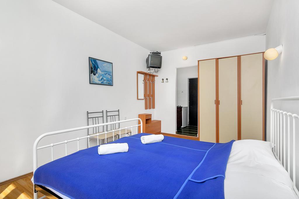 Apartmani Cico Gdinj Екстер'єр фото