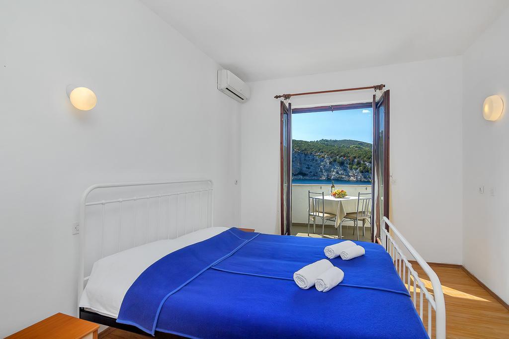 Apartmani Cico Gdinj Екстер'єр фото