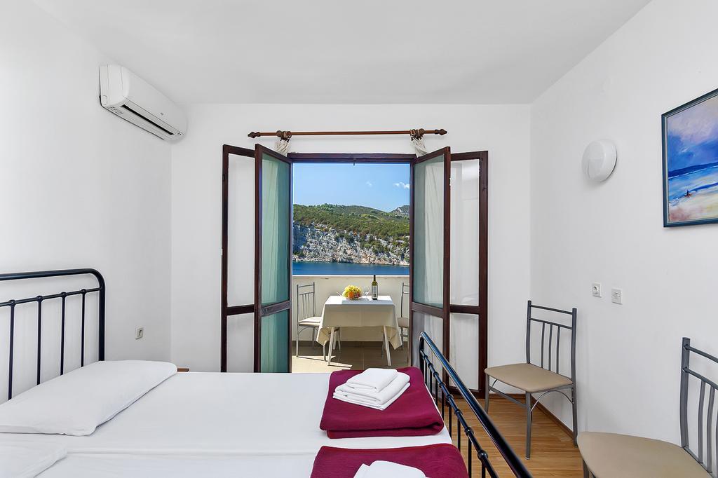 Apartmani Cico Gdinj Екстер'єр фото