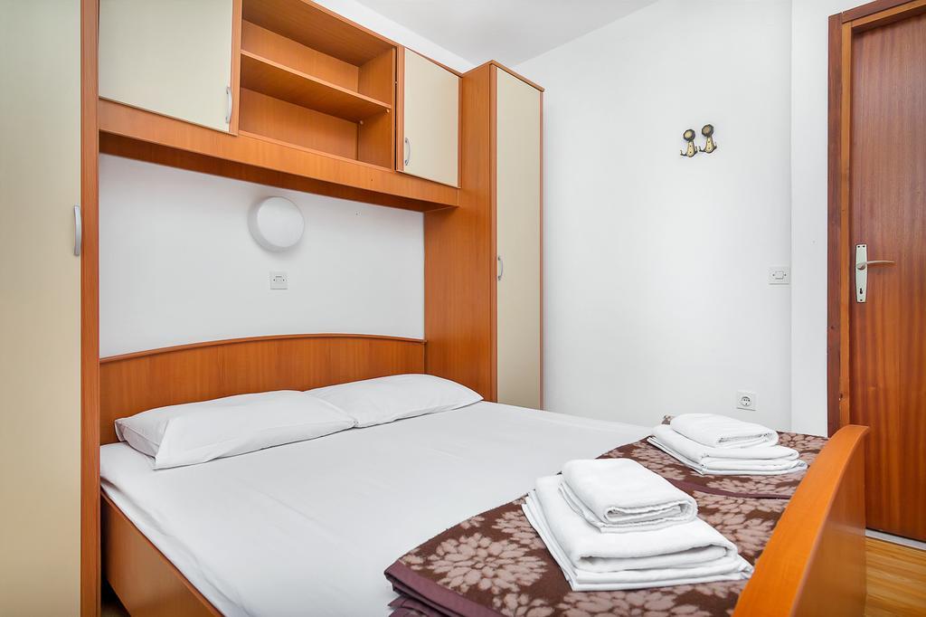 Apartmani Cico Gdinj Екстер'єр фото