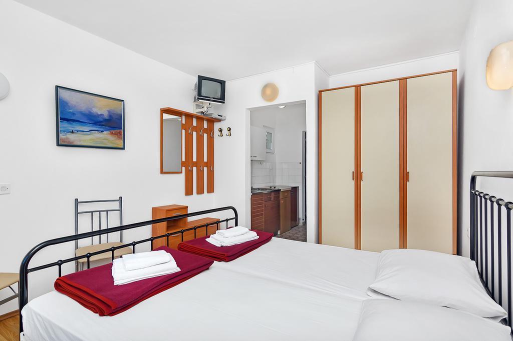 Apartmani Cico Gdinj Екстер'єр фото